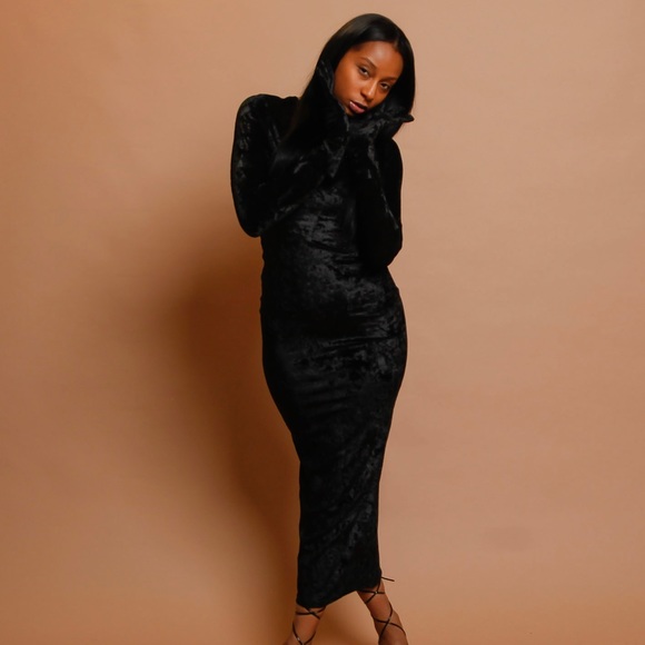 Beautiful women’s velour dress with gloves. - Picture 3 of 5